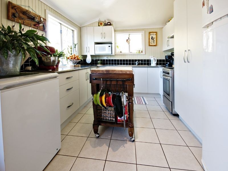 98 Randwick Street, Berserker QLD 4701