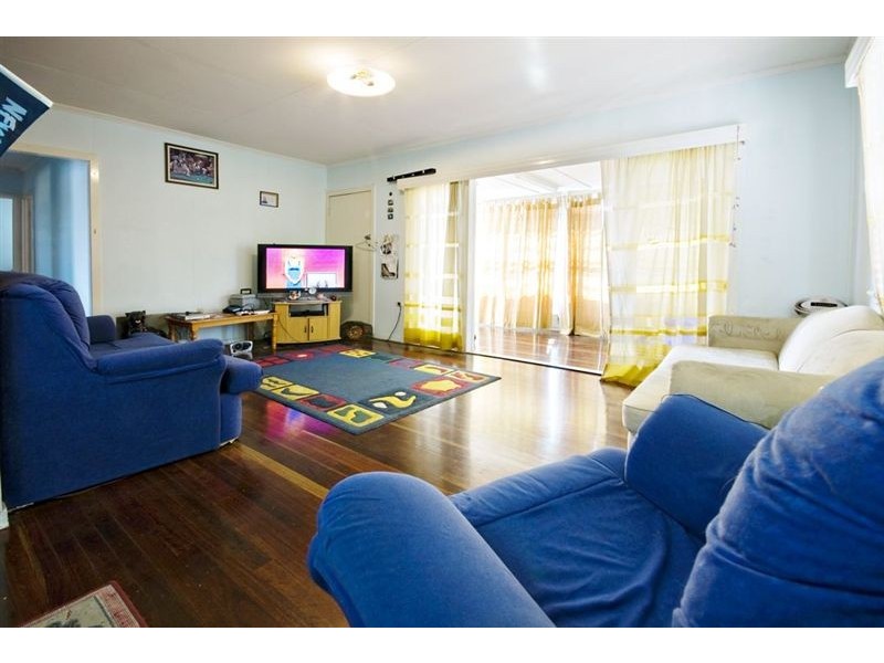 61 Alexandra Street, Park Avenue QLD 4701