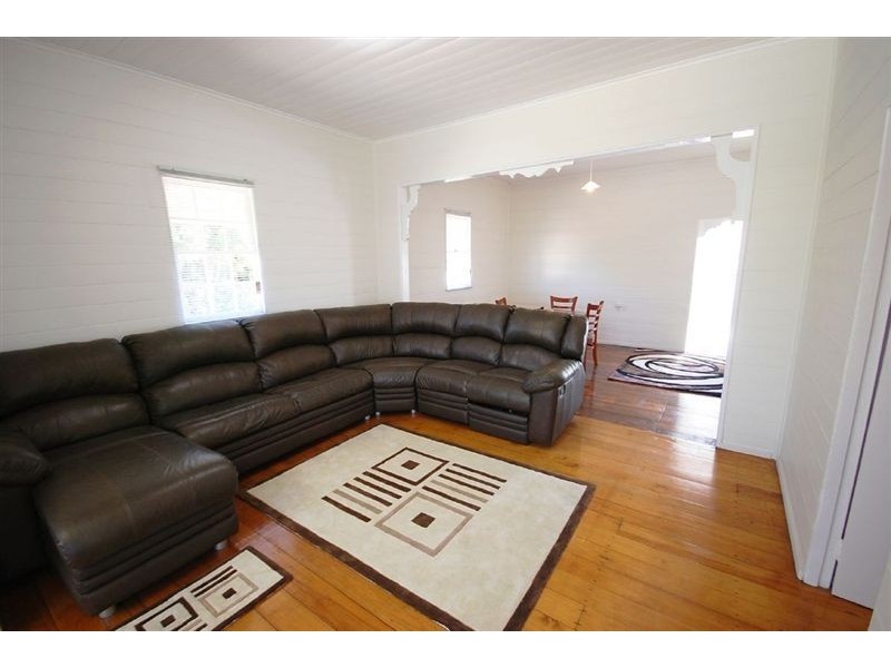 17 Dean Street, Berserker QLD 4701