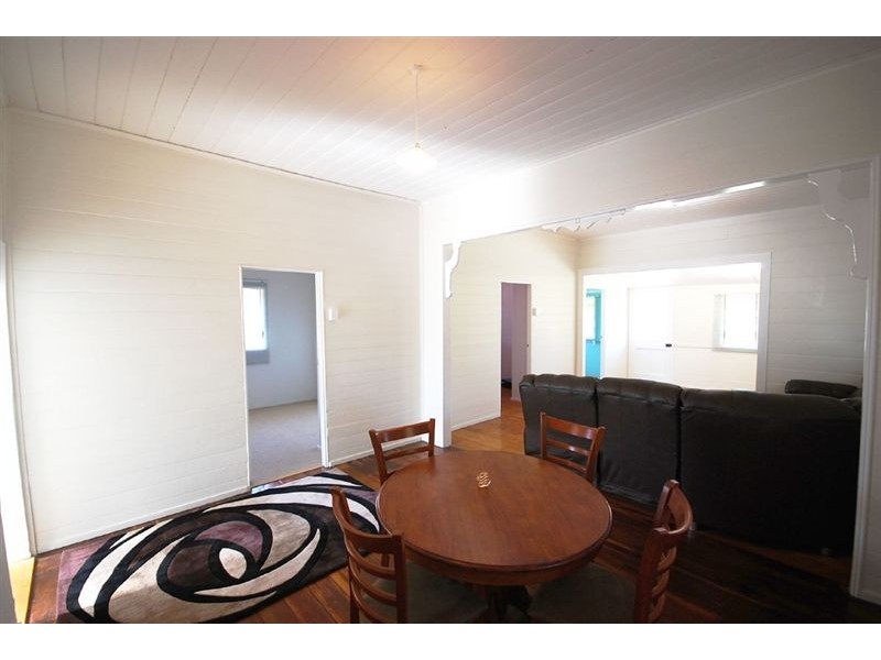 17 Dean Street, Berserker QLD 4701