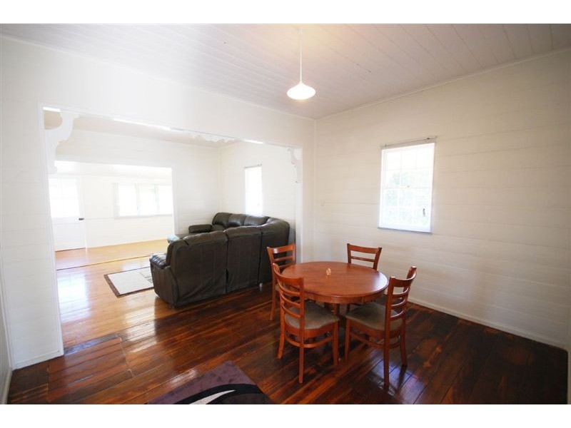 17 Dean Street, Berserker QLD 4701