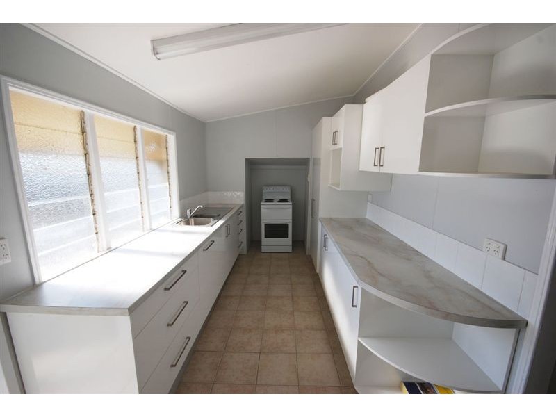17 Dean Street, Berserker QLD 4701