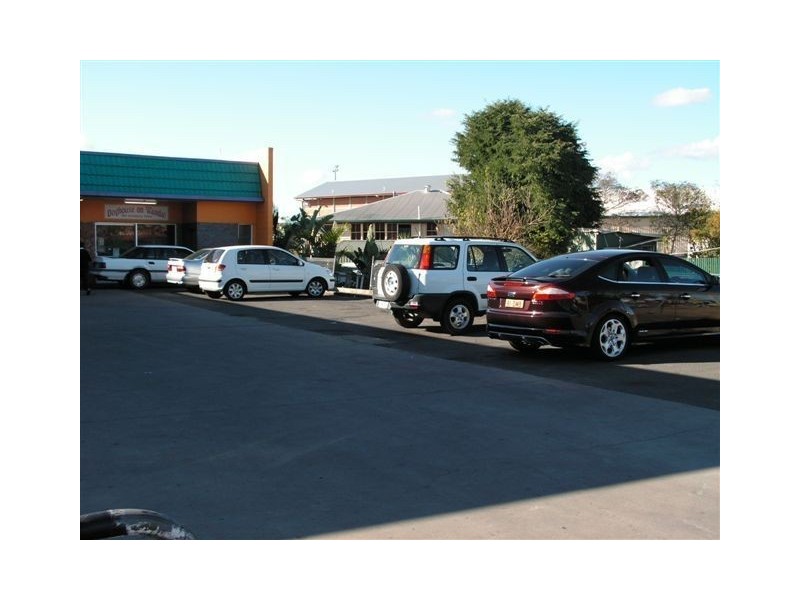 2/10 Wandal Road, Wandal QLD 4700