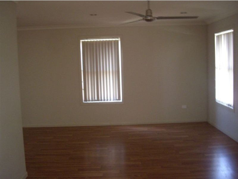 12 Maree Crescent, Gracemere QLD 4702