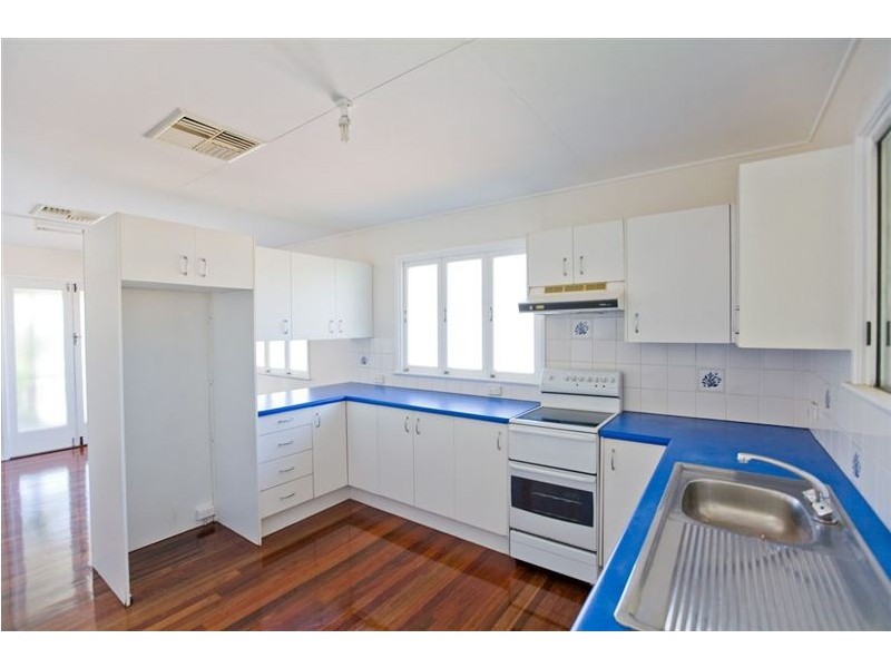 228 Richardson Road, Park Avenue QLD 4701