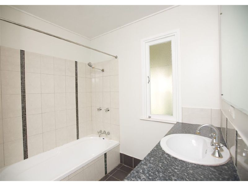 228 Richardson Road, Park Avenue QLD 4701