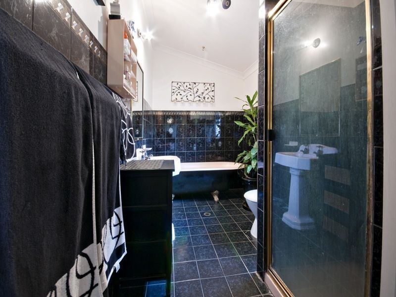 208 William Street, Allenstown QLD 4700