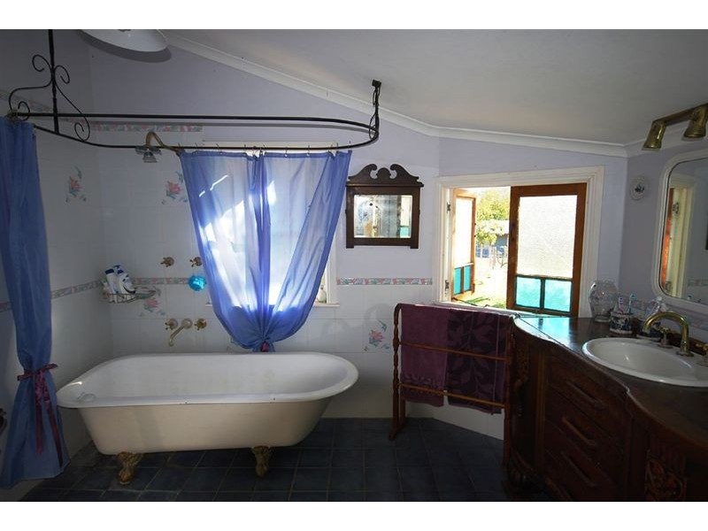 52547 Burnett Highway, Bouldercombe QLD 4702