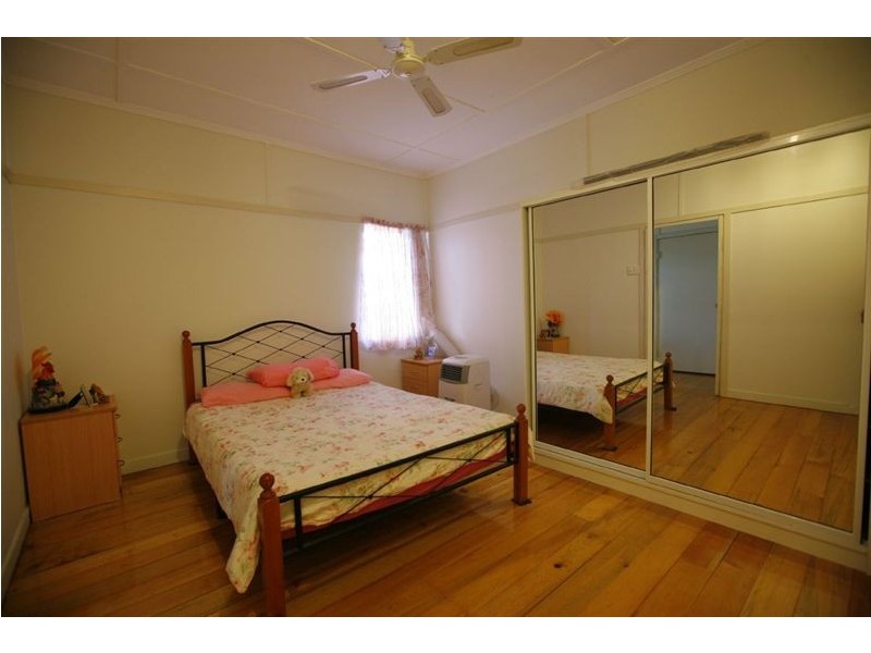 62 Park Street, Park Avenue QLD 4701