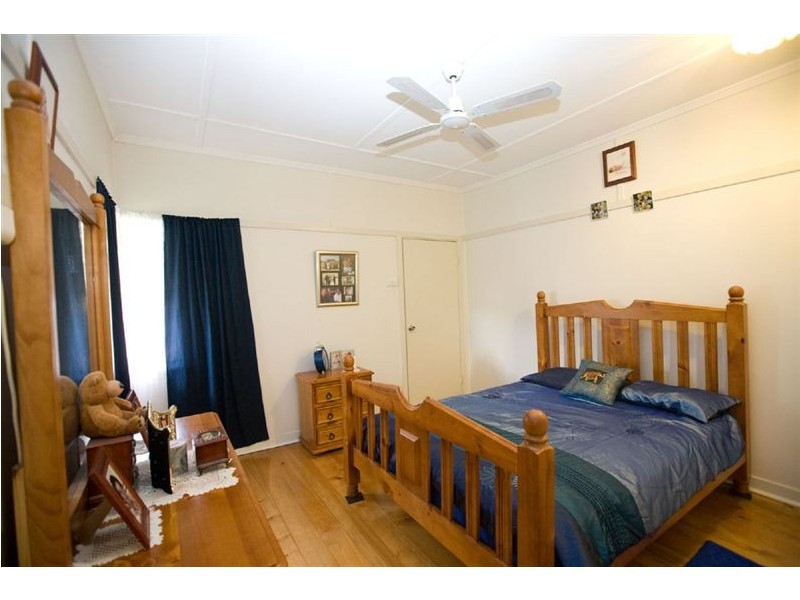 62 Park Street, Park Avenue QLD 4701