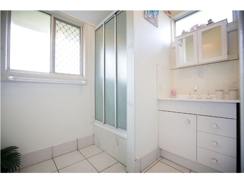 62 Park Street, Park Avenue QLD 4701