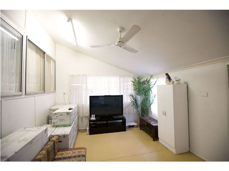 62 Park Street, Park Avenue QLD 4701