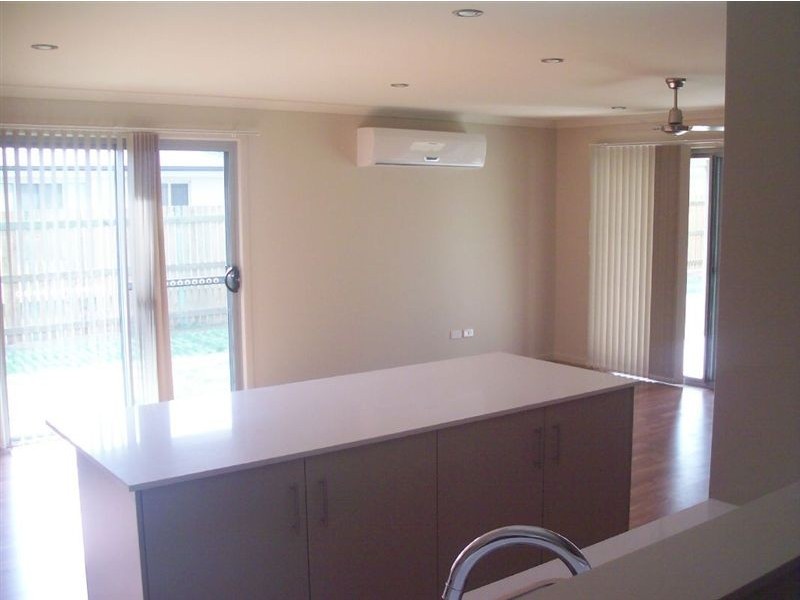 33 Maree Crescent, Gracemere QLD 4702
