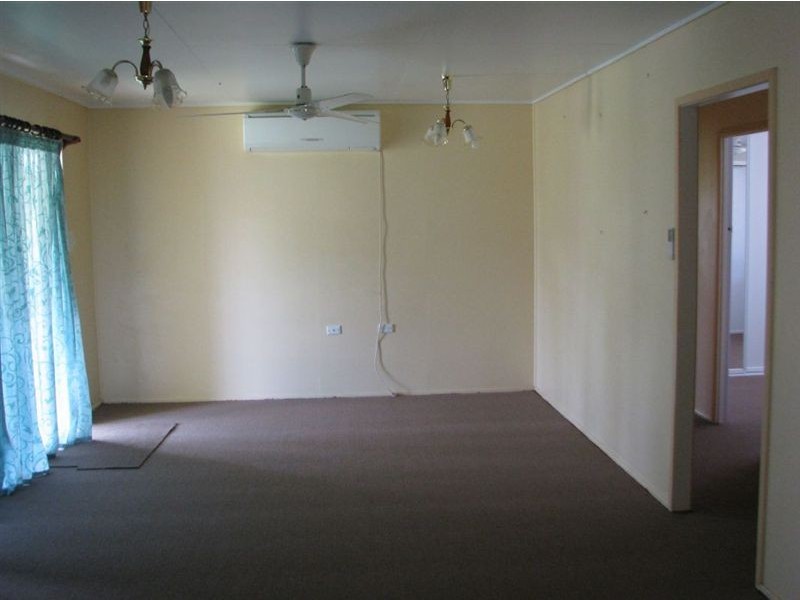 42 Denning Street, Park Avenue QLD 4701