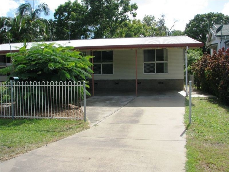 2/7 Reaney Street, Berserker QLD 4701
