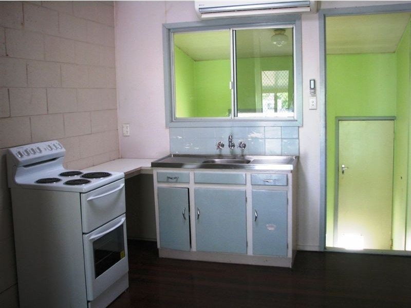 2/7 Reaney Street, Berserker QLD 4701