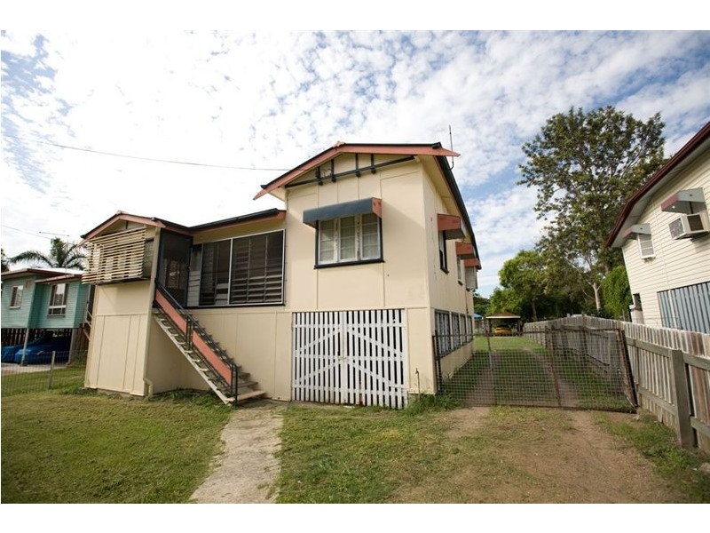 9 Bernard Street, Berserker QLD 4701