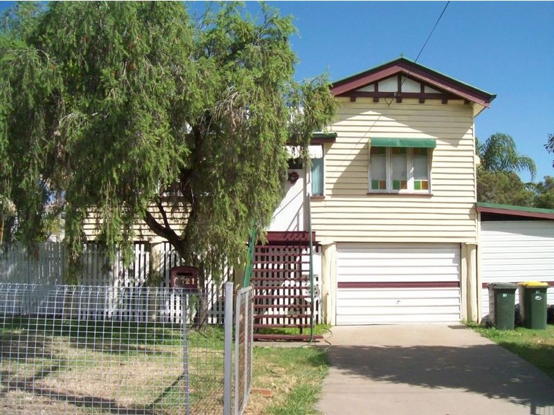 21 Main Street, Park Avenue QLD 4701