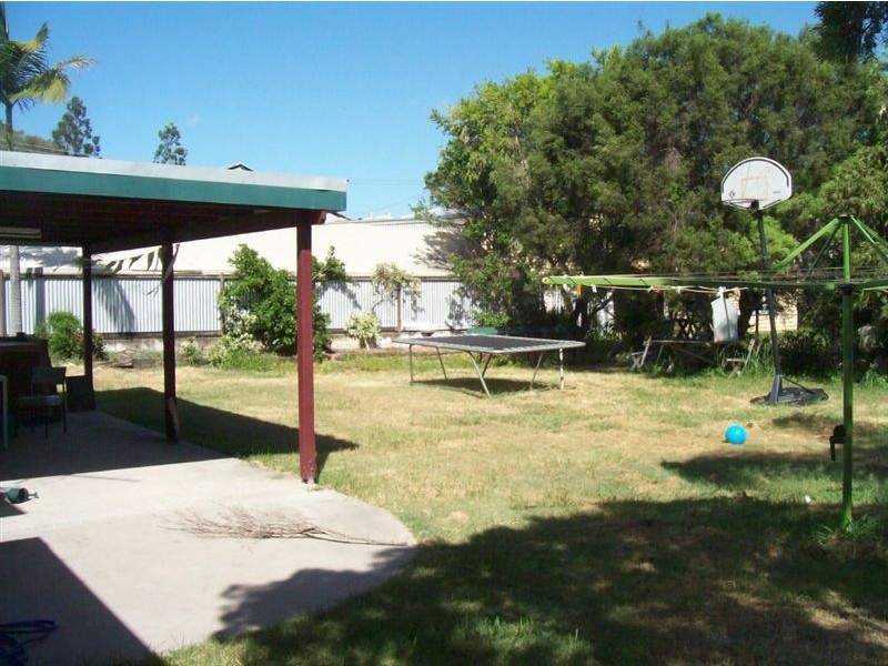 21 Main Street, Park Avenue QLD 4701