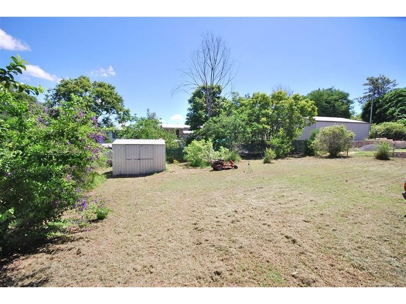 33 Sunrise Crescent, Gracemere QLD 4702