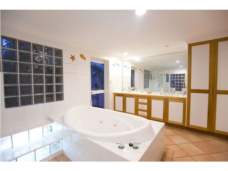 19 Queen Street, The Range QLD 4700