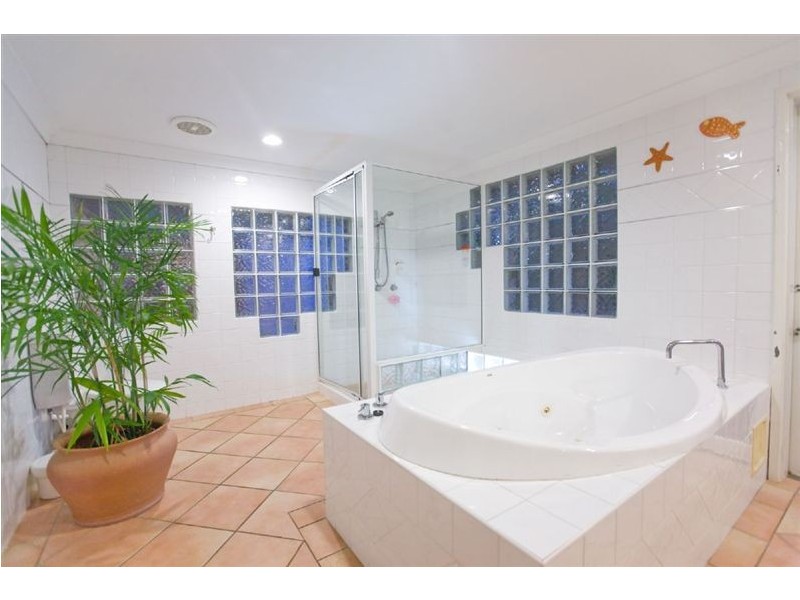 19 Queen Street, The Range QLD 4700