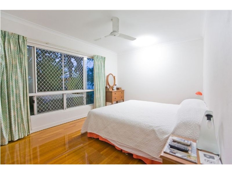 19 Queen Street, The Range QLD 4700