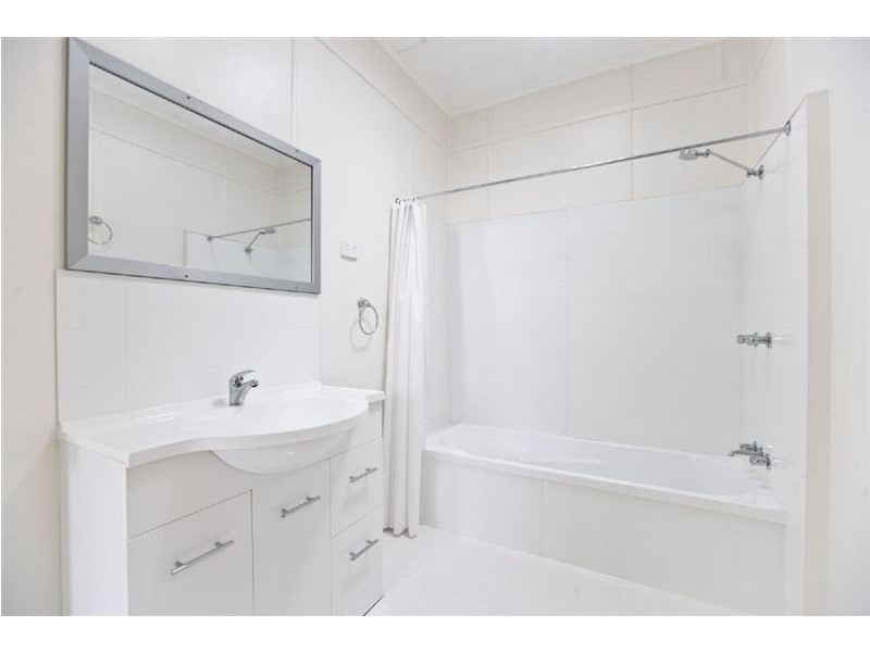 23 Lauga Street, Park Avenue QLD 4701