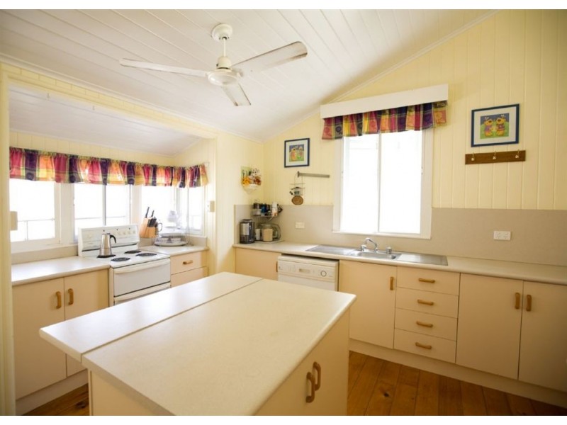 69 North Street, The Range QLD 4700