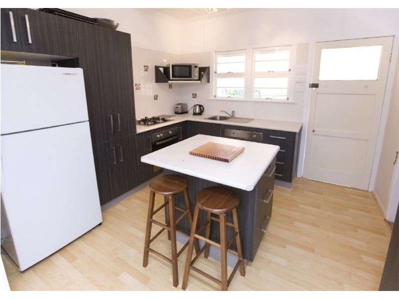 98 Penlington Street, The Range QLD 4700