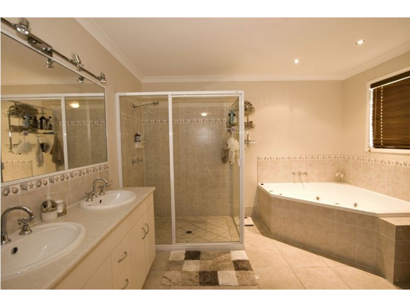 28 Archer Road, Gracemere QLD 4702
