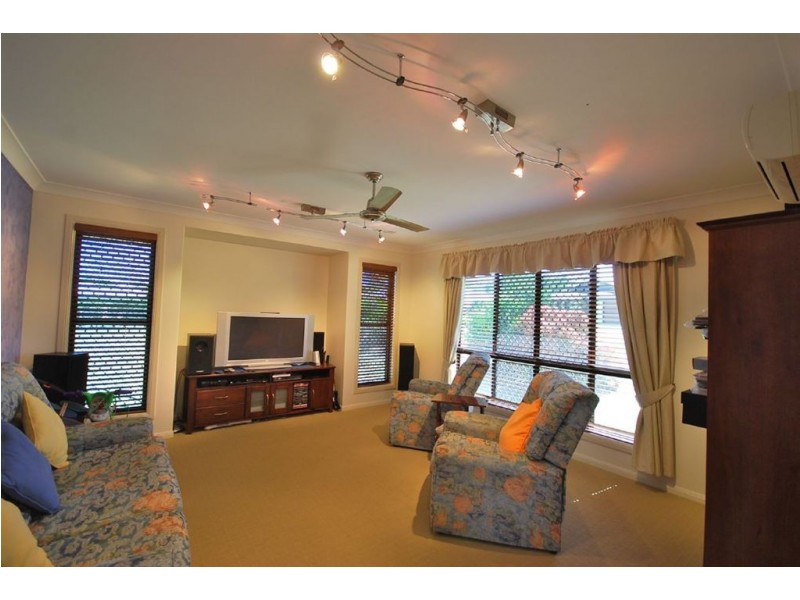 17 Goldfinch Drive, Parkhurst QLD 4702