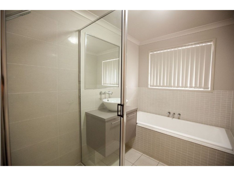57 Middle Road, Gracemere QLD 4702