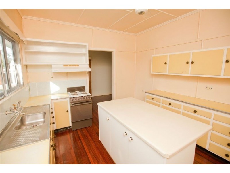 99 High Street, Berserker QLD 4701