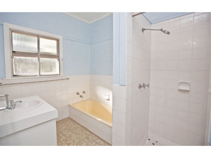 99 High Street, Berserker QLD 4701