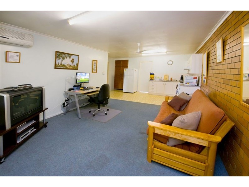 16 Kerr Street, Park Avenue QLD 4701