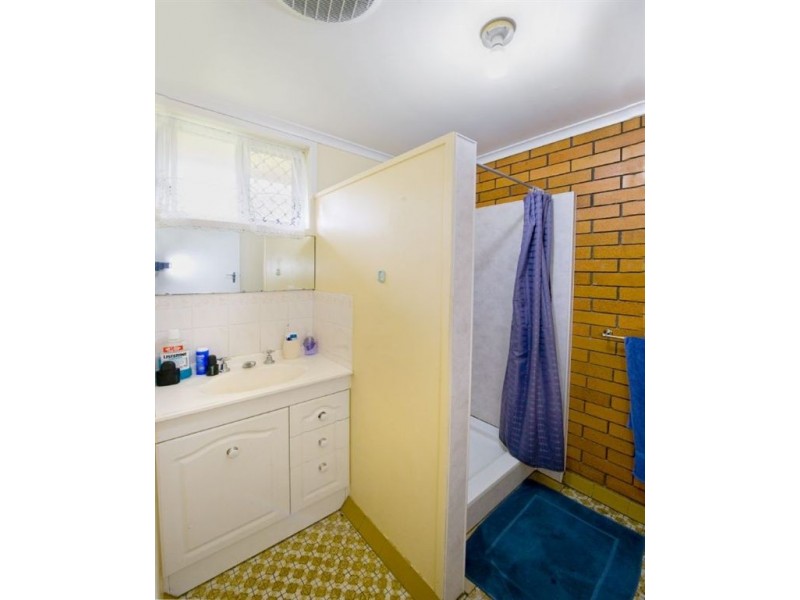 16 Kerr Street, Park Avenue QLD 4701