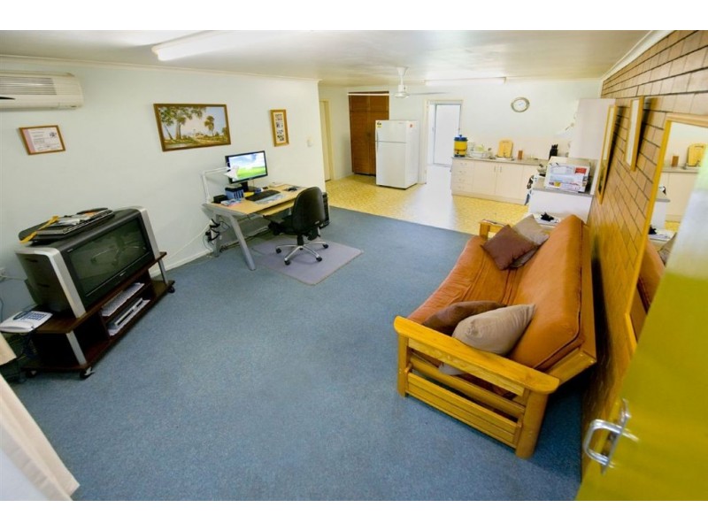 16 Kerr Street, Park Avenue QLD 4701