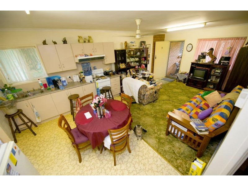 16 Kerr Street, Park Avenue QLD 4701