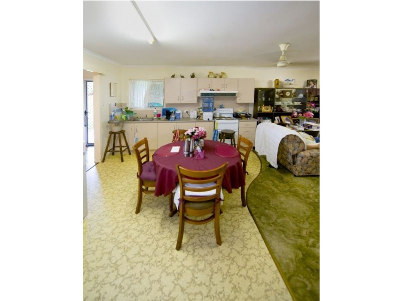 16 Kerr Street, Park Avenue QLD 4701