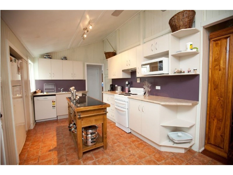 15 Berserker Street, Berserker QLD 4701