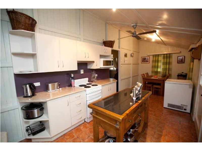 15 Berserker Street, Berserker QLD 4701