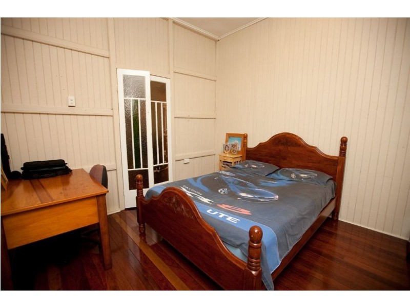 15 Berserker Street, Berserker QLD 4701