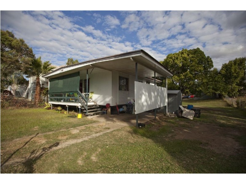 76 Livingstone Street, Berserker QLD 4701