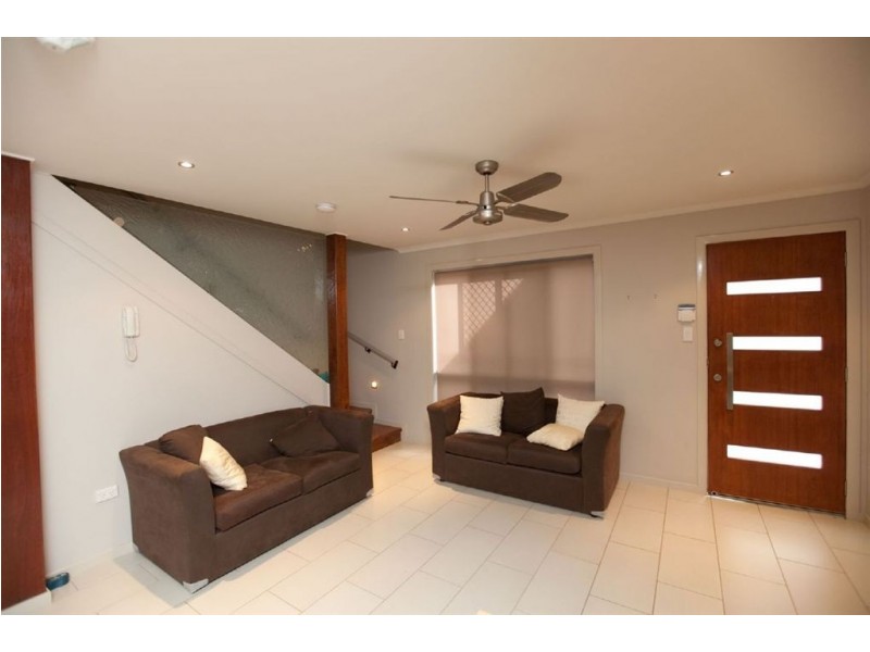 2/75 Edington Street, Berserker QLD 4701