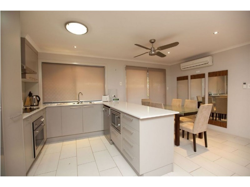 2/75 Edington Street, Berserker QLD 4701