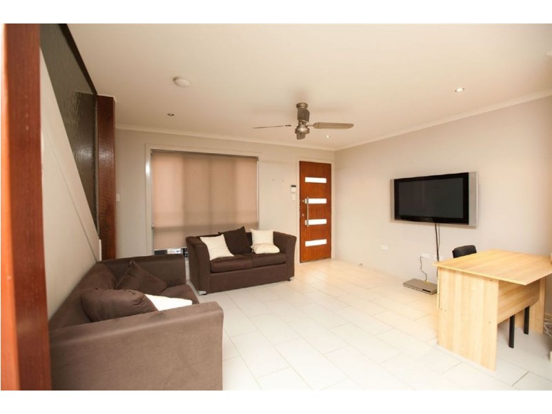 2/75 Edington Street, Berserker QLD 4701