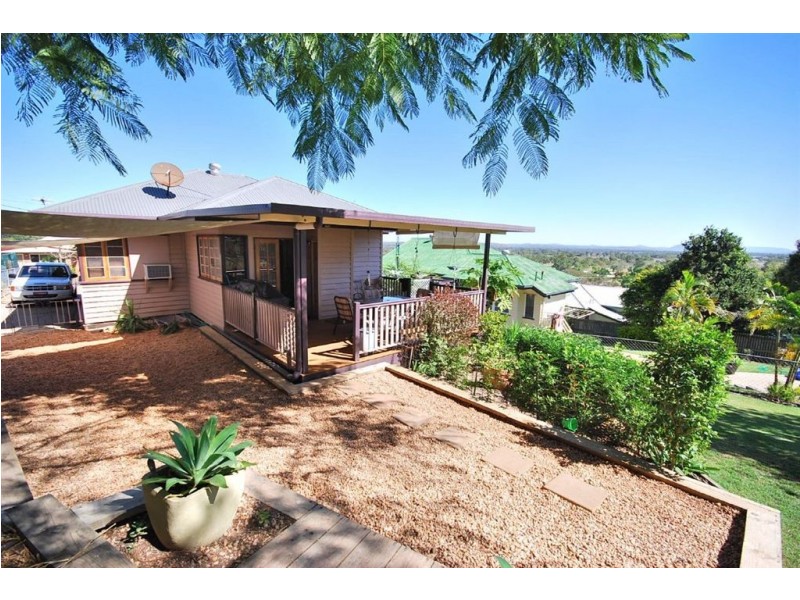 18 Bowen Terrace, The Range QLD 4700