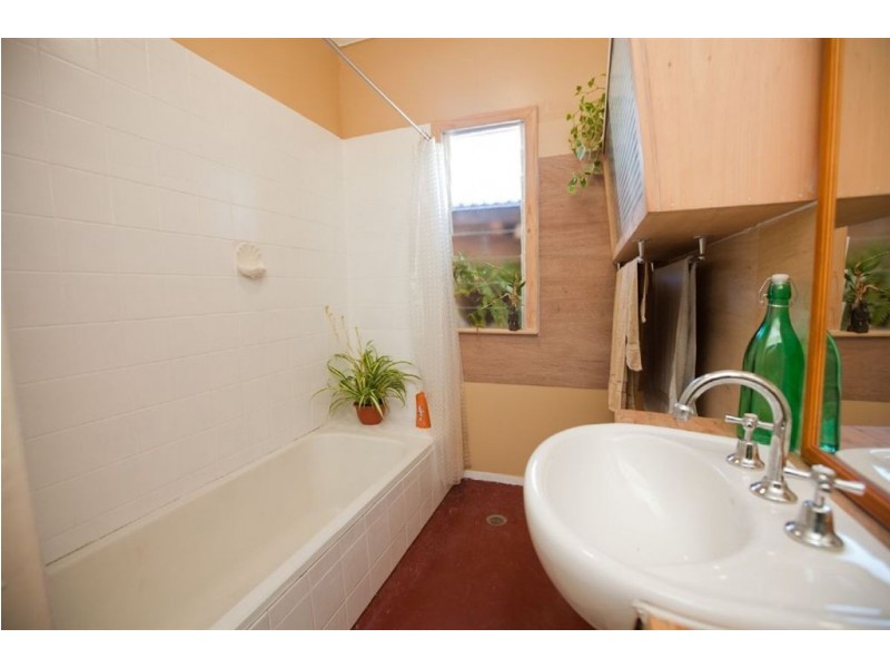 184 Grimley Street, Koongal QLD 4701