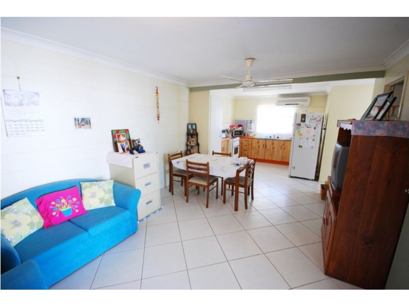 2/32 Cahill Street, Kawana QLD 4701